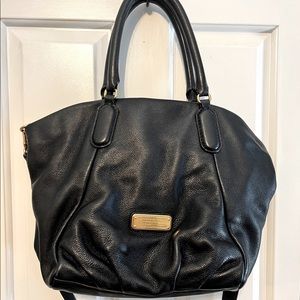 Marc Jacob’s black leather tote/crossbody purse